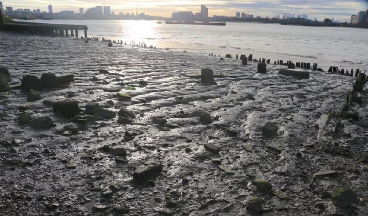 A Hydrodetour exploration of London’s watery genesis, around new Woolwich Thameside.