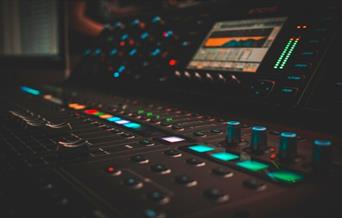 Check out the beatmaking, podcasting and filmmaking courses for ages 8 to 16.