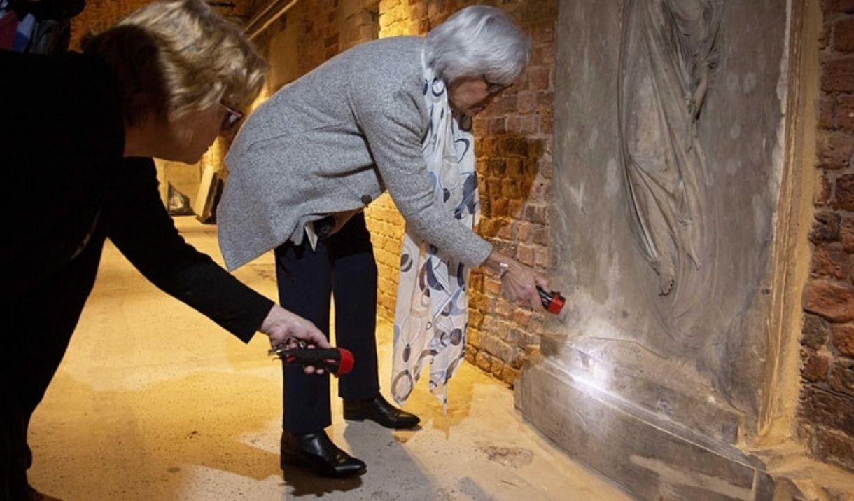 Join the tour and descend into the crypt area, revealing the many stories of the people who have played their part in the history of Greenwich Join the tour and descend into the crypt area, revealing the many stories of the people who have played their part in the history of Greenwich