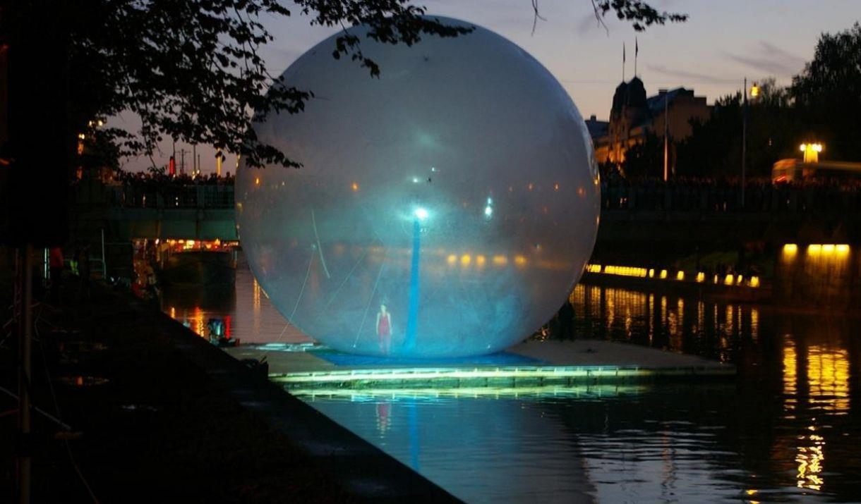 Music of the Spheres is a dazzling show that will capture your imagination. Music of the Spheres is a dazzling show that will capture your imagination.